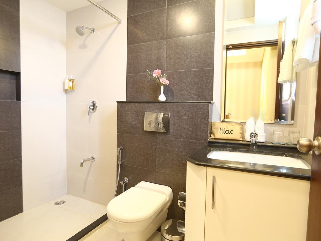 Lilac Hotel 3Rd Block Bangalore Room photo