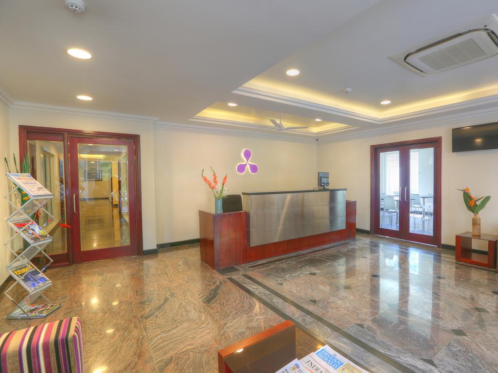 Lilac Hotel 3Rd Block Bangalore Exterior photo
