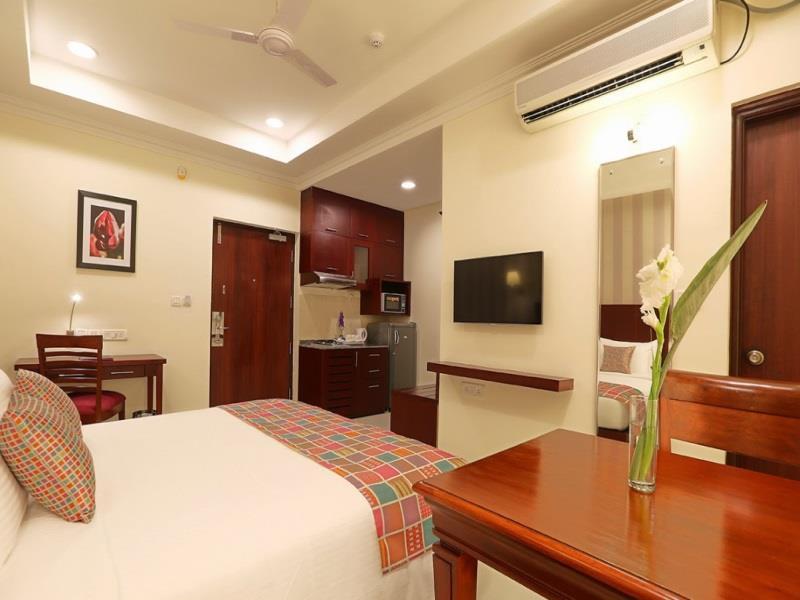 Lilac Hotel 3Rd Block Bangalore Exterior photo